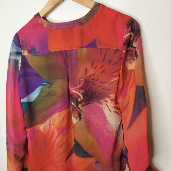 Covington Floral Blouse Tab Sleeve Sheer Watercolor Art to Wear - Picture 8 of 9